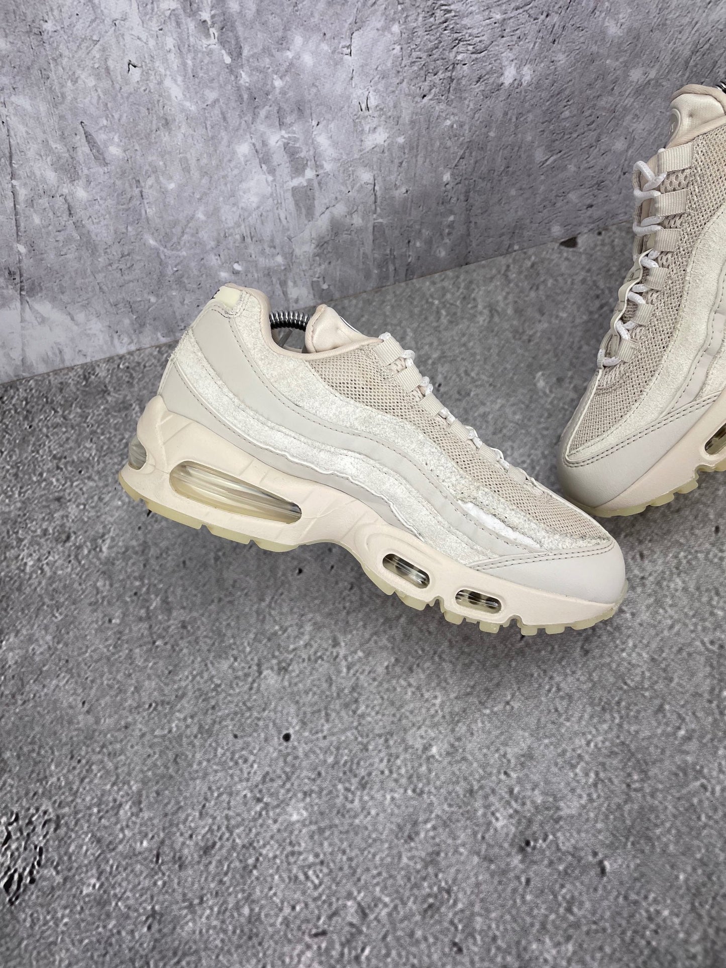 Nike Air Max 95 OG “Soft Pearl” AM95 Soft Pearl - buty sportowe, wewnętrzny panel lewego buta