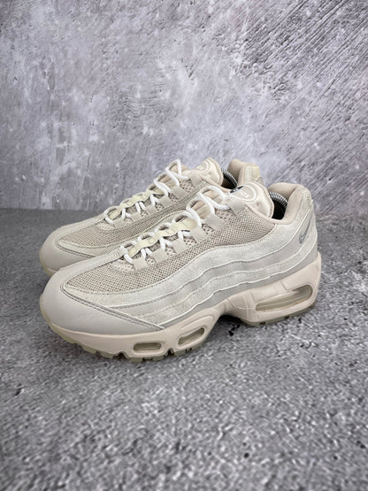 Nike Air Max 95 OG “Soft Pearl” AM95 Soft Pearl - buty sportowe, widok z boku na tle studyjnym