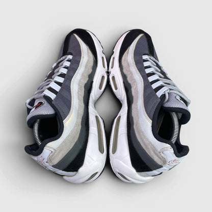 Nike Air Max 95 Rugged Orange — buty sportowe męskie w bardzo dobrym stanie rozmiar 44.5, widok z góry