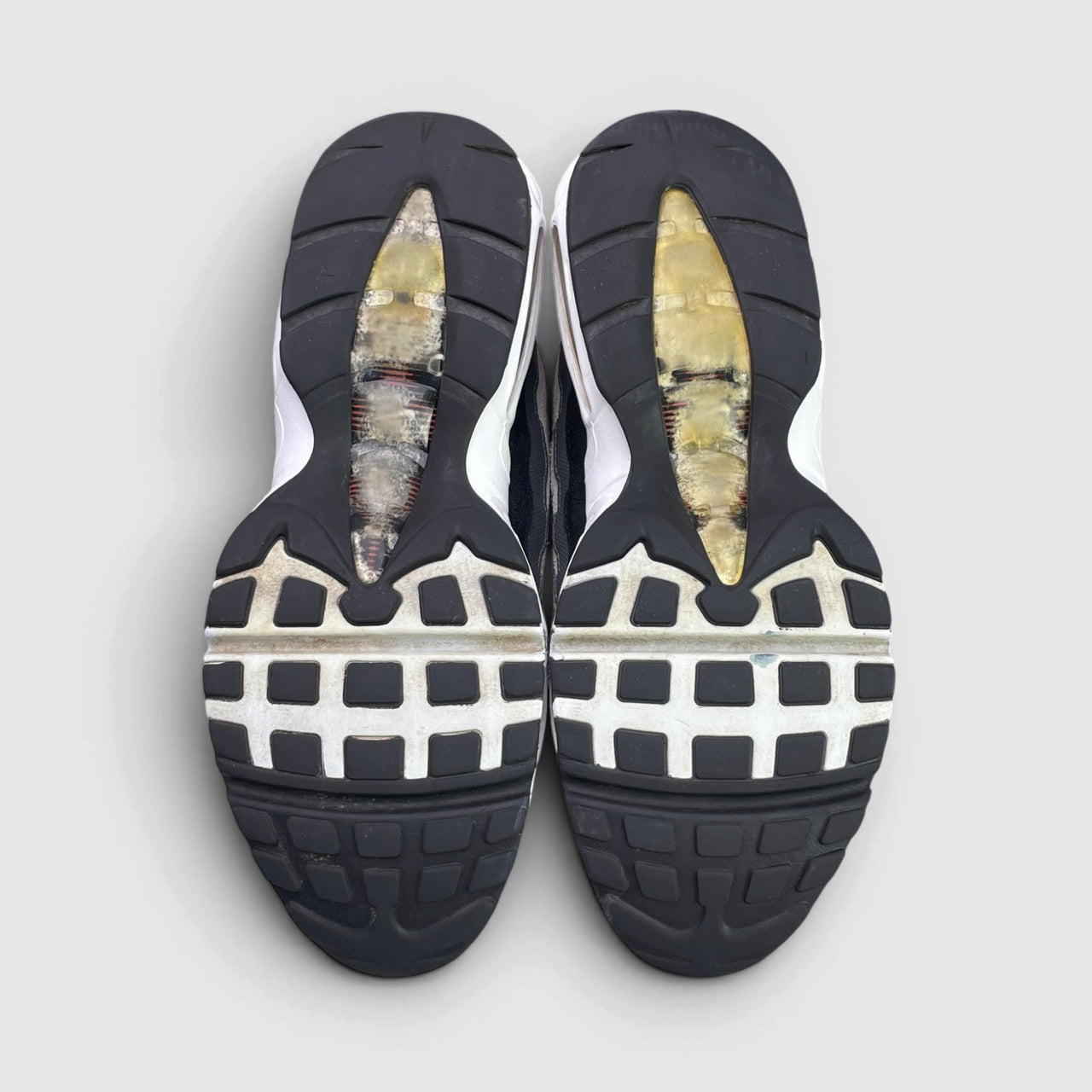 Nike Air Max 95 Rugged Orange — buty sportowe męskie w bardzo dobrym stanie rozmiar 44.5, podeszwa