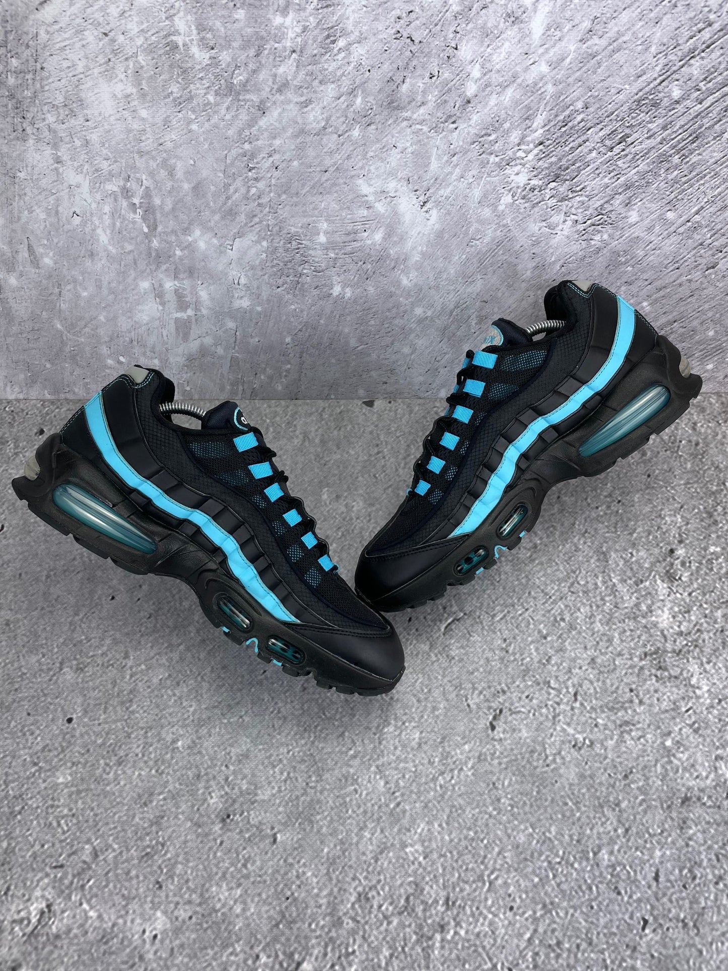 Nike Air Max 95 Baltic Blue - buty sportowe, zewnętrzny panel prawego buta