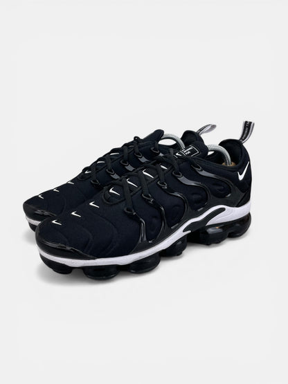 Nike Air VaporMax Plus Overbranding - buty sportowe, widok z boku