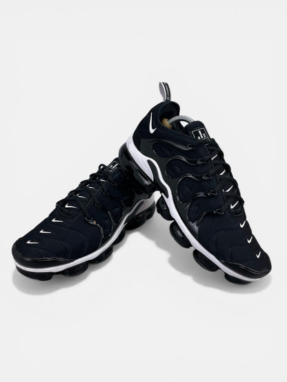 Nike Air VaporMax Plus Overbranding - buty sportowe, boczny profil