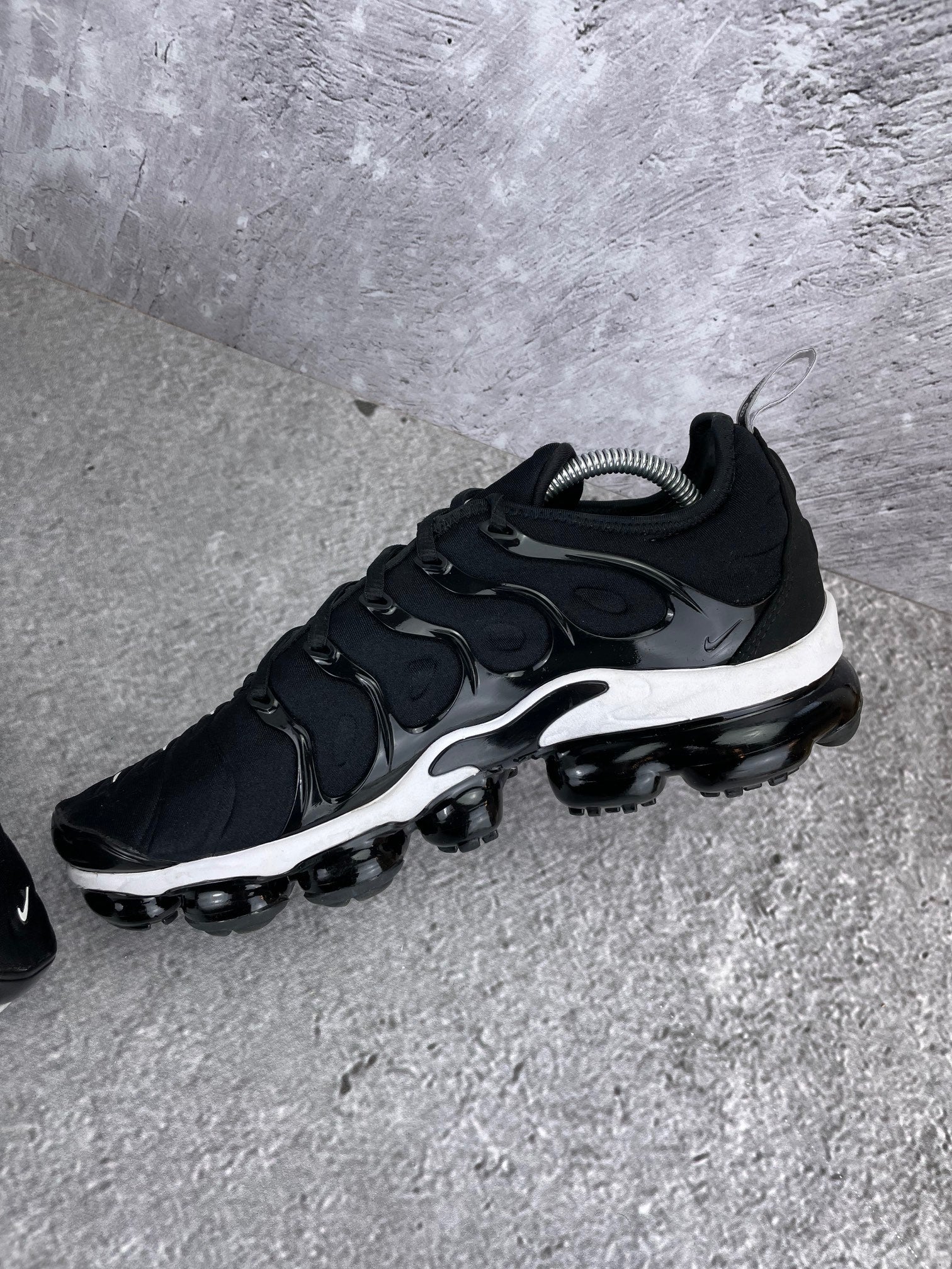 Nike Air VaporMax Plus Overbranding - buty sportowe, wewnętrzny panel prawego buta