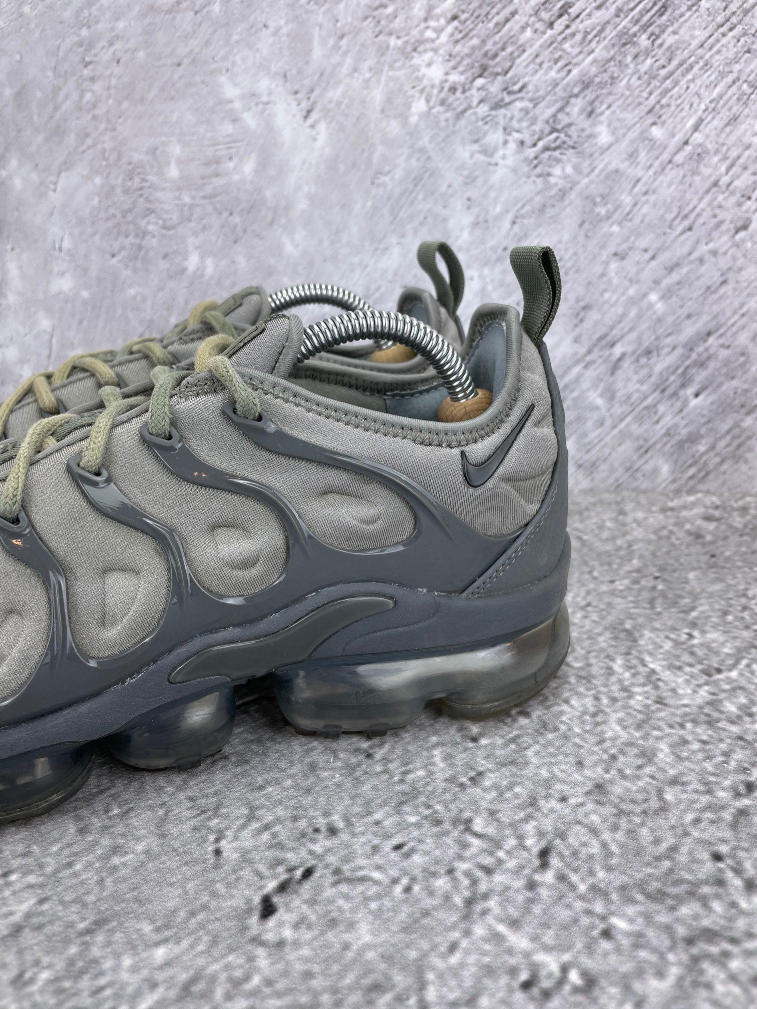 Nike Air VaporMax Plus Dark Stucco - buty sportowe, opcjonalne zdjęcie 1