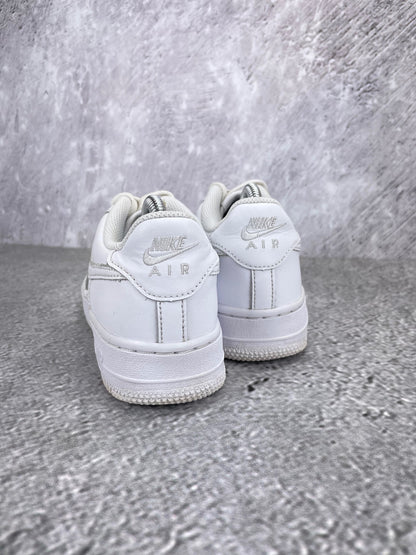 Nike Air Force 1 Low Triple White - buty sportowe, widok z tyłu