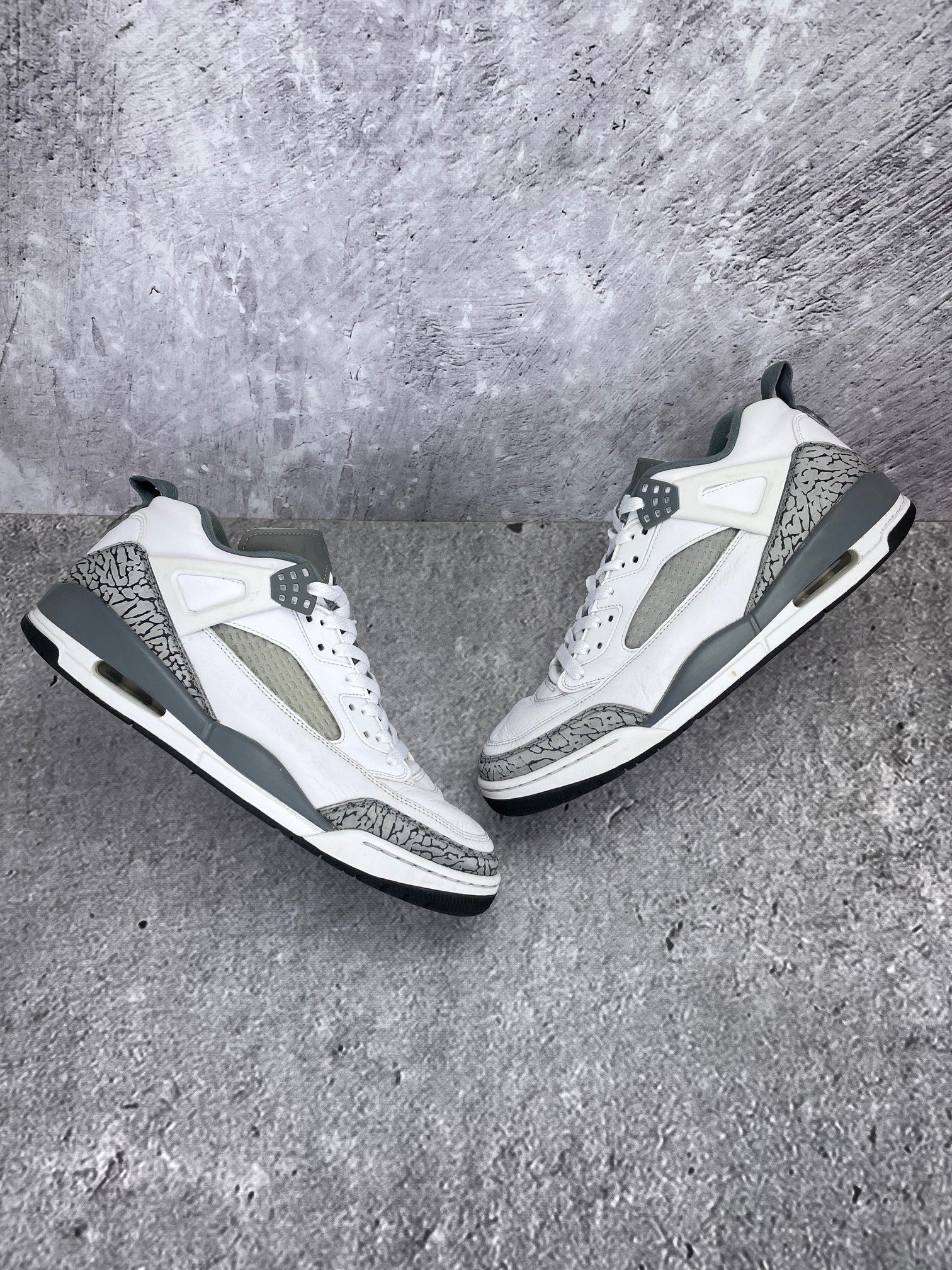 Jordan Spizike Low Cool Grey - buty sportowe, widok z góry na zewnętrzną stronę butów