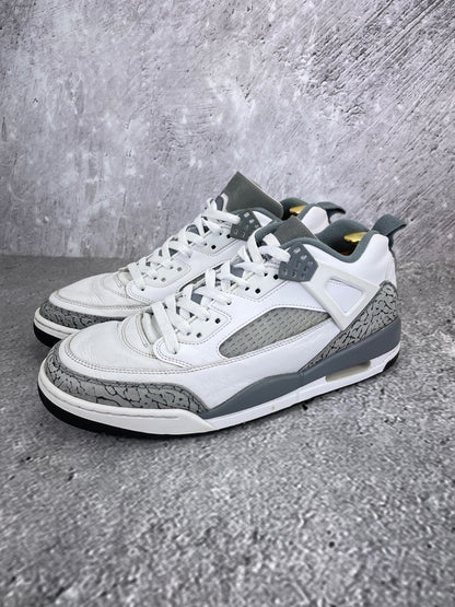 Jordan Spizike Low Cool Grey - buty sportowe, widok z boku na tle studyjnym
