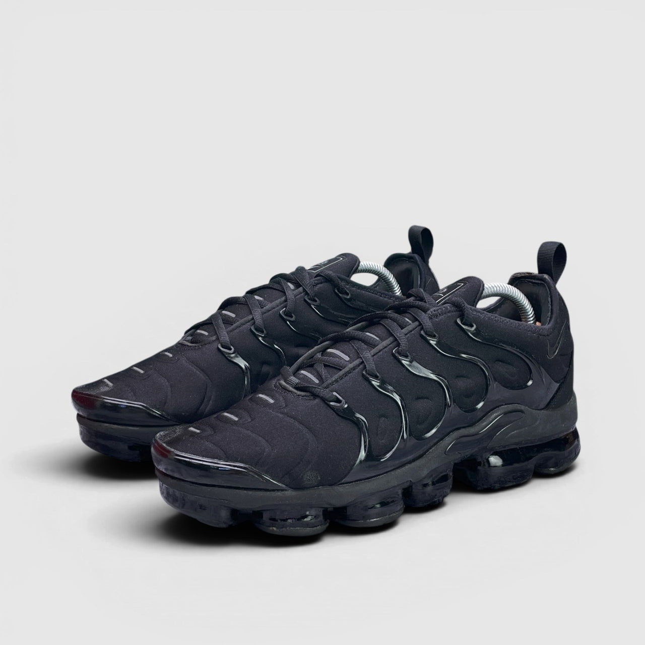 Nike Air VaporMax Plus Triple Black — buty sportowe męskie w bardzo dobrym stanie rozmiar 43, para butów