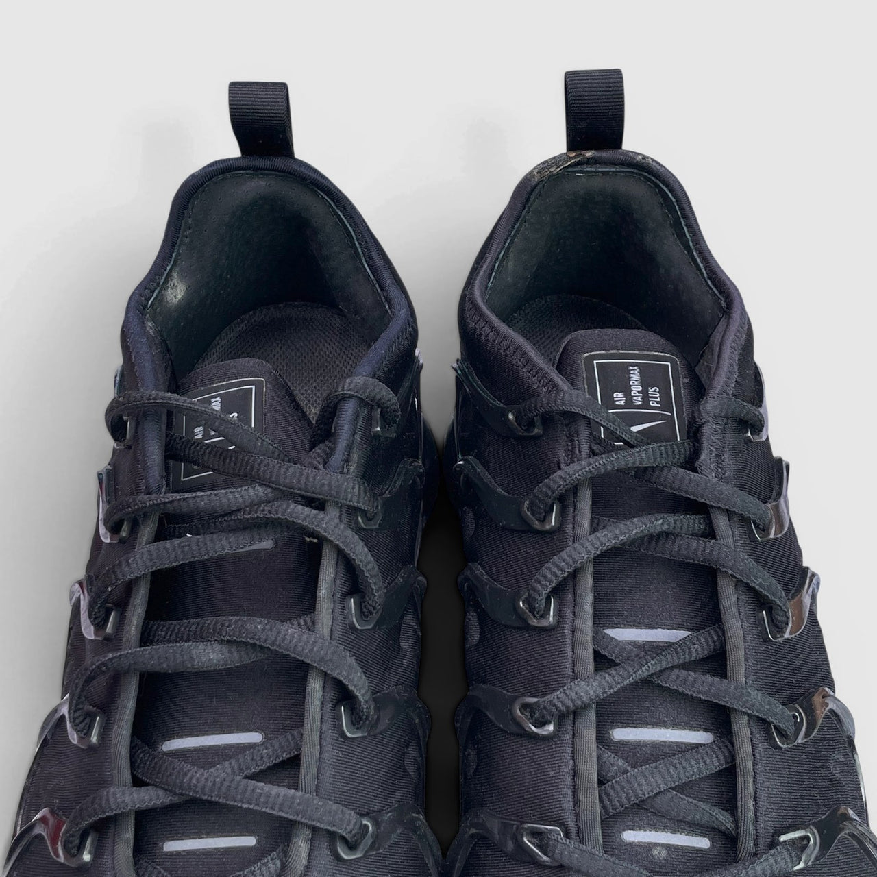 Nike Air VaporMax Plus Triple Black — buty sportowe męskie w bardzo dobrym stanie rozmiar 43, język buta