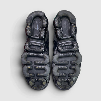 Nike Air VaporMax Plus Triple Black — buty sportowe męskie w bardzo dobrym stanie rozmiar 43, podeszwa