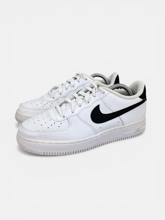Nike Air Force 1 Low White Black - buty sportowe, widok z boku