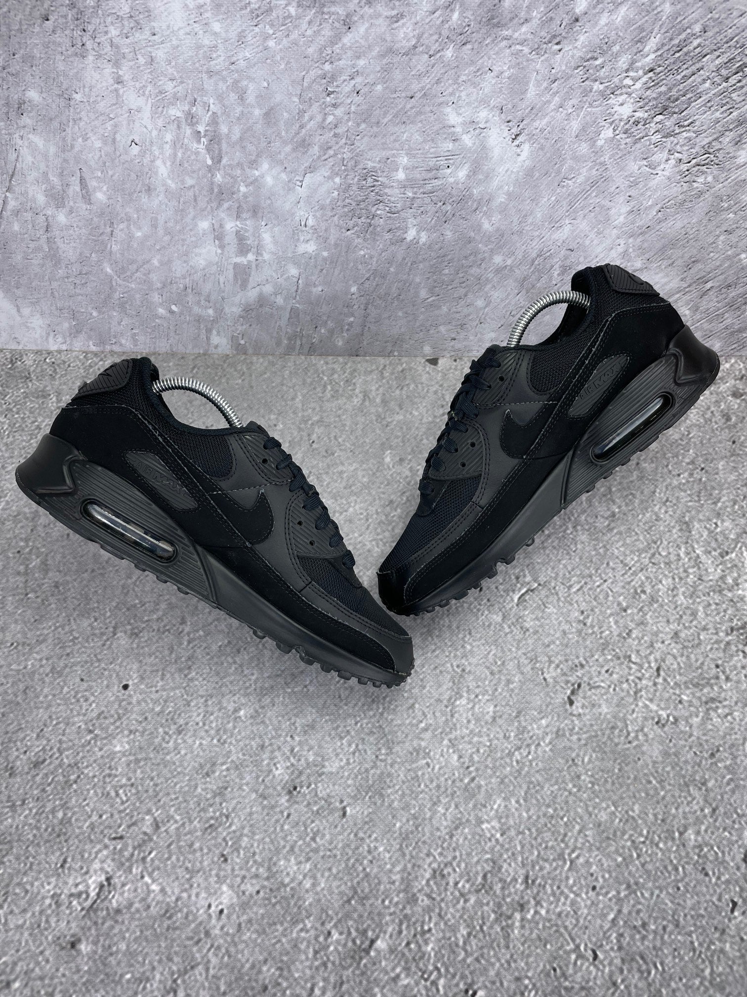 Nike Air Max 90 Recraft Triple Black - buty sportowe, zewnętrzny panel prawego buta