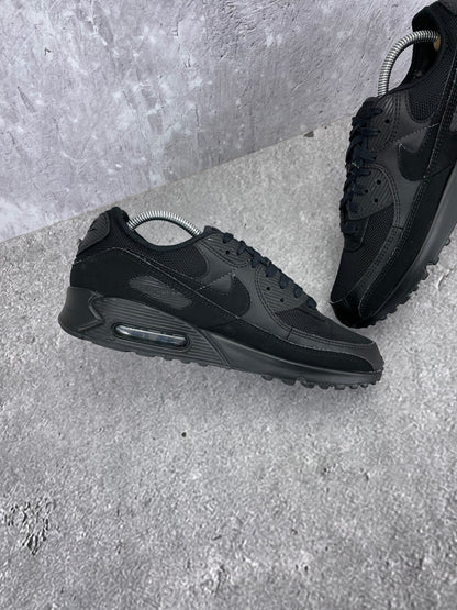 Nike Air Max 90 Recraft Triple Black - buty sportowe, wewnętrzny panel lewego buta