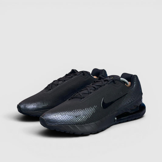 Nike Air Max Phoenix Triple Black — buty sportowe męskie w bardzo dobrym stanie rozmiar 45.5, para butów