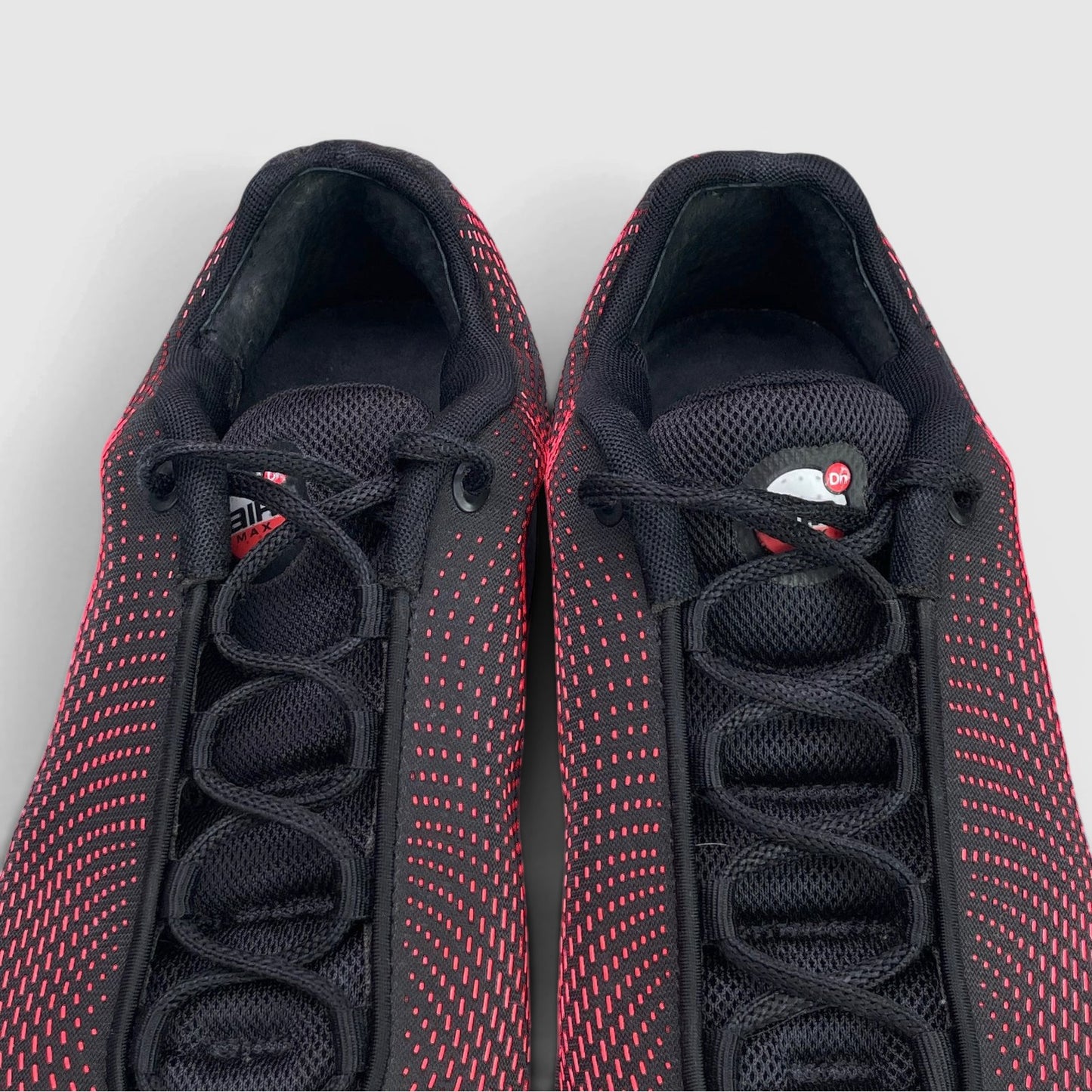 Nike Air Max DN Black Bright Crimson — buty sportowe męskie w bardzo dobrym stanie rozmiar 45, detal