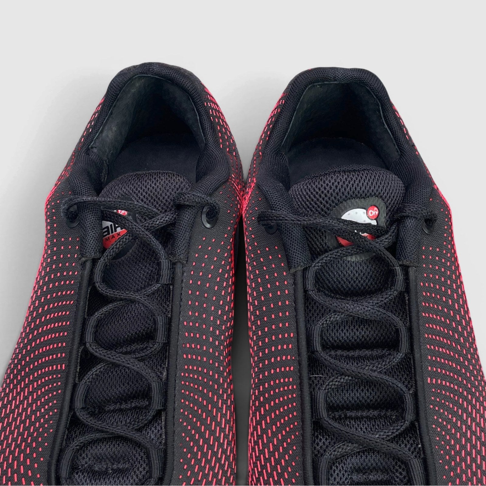 Nike Air Max DN Black Bright Crimson — buty sportowe męskie w bardzo dobrym stanie rozmiar 45, detal