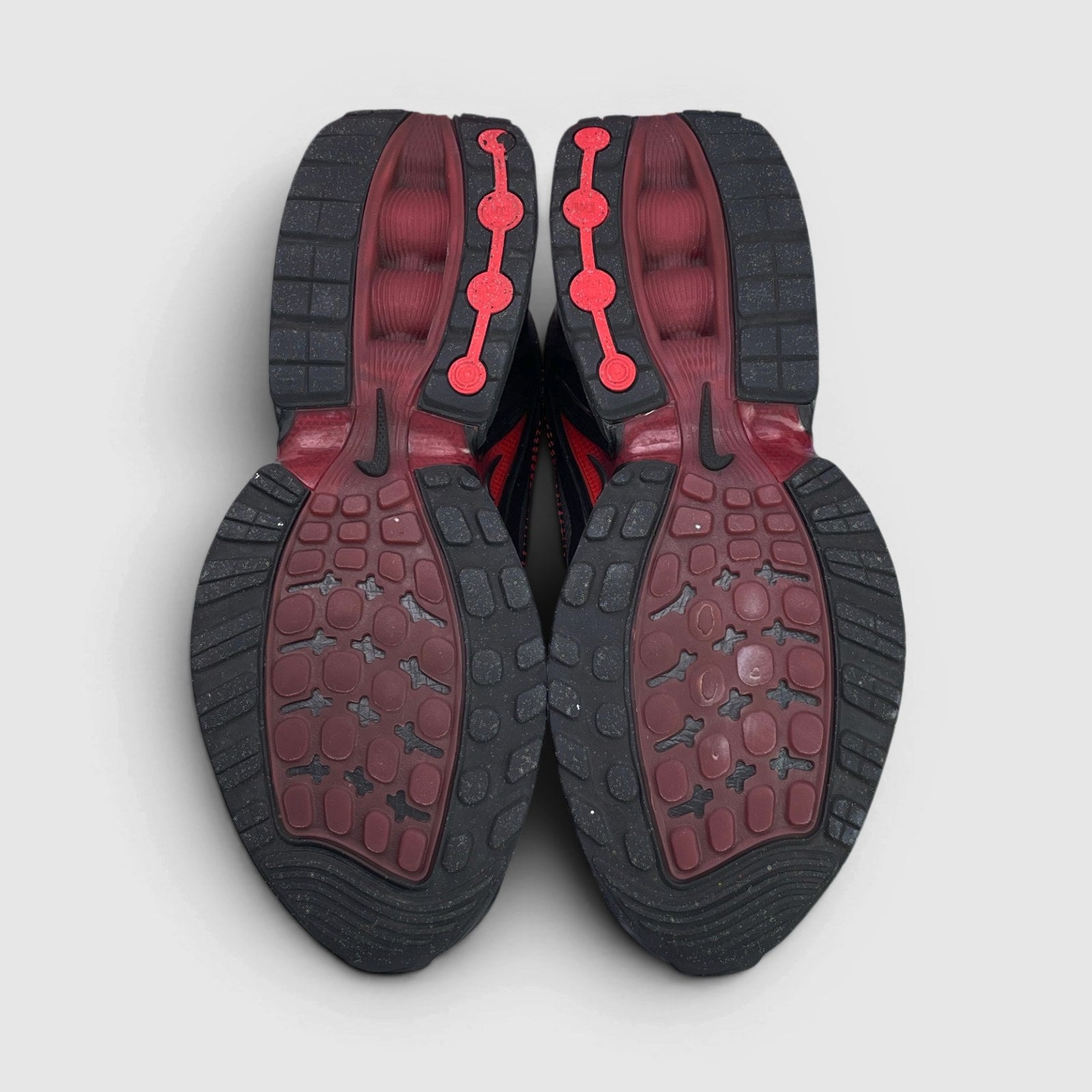 Nike Air Max DN Black Bright Crimson — buty sportowe męskie w bardzo dobrym stanie rozmiar 45, podeszwa