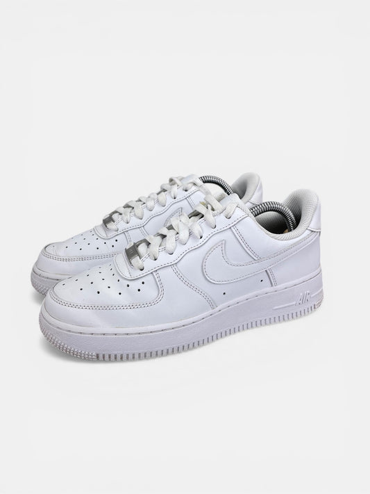 Nike Air Force 1 Low Triple White - buty sportowe, widok z boku