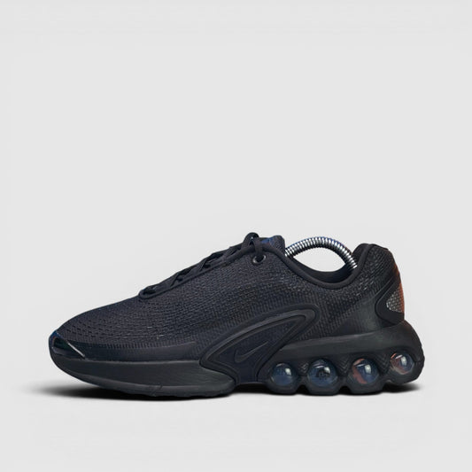 Nike Air Max DN — buty sportowe damskie w bardzo dobrym stanie rozmiar 38.5, boczny profil, lewa strona