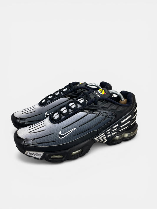 Nike Air Max Plus 3 Black White - buty sportowe, widok z boku