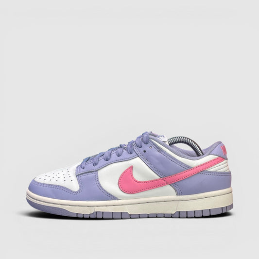 Nike Dunk Low Indigo Haze — buty sportowe damskie w bardzo dobrym stanie rozmiar 39, boczny profil, lewa strona