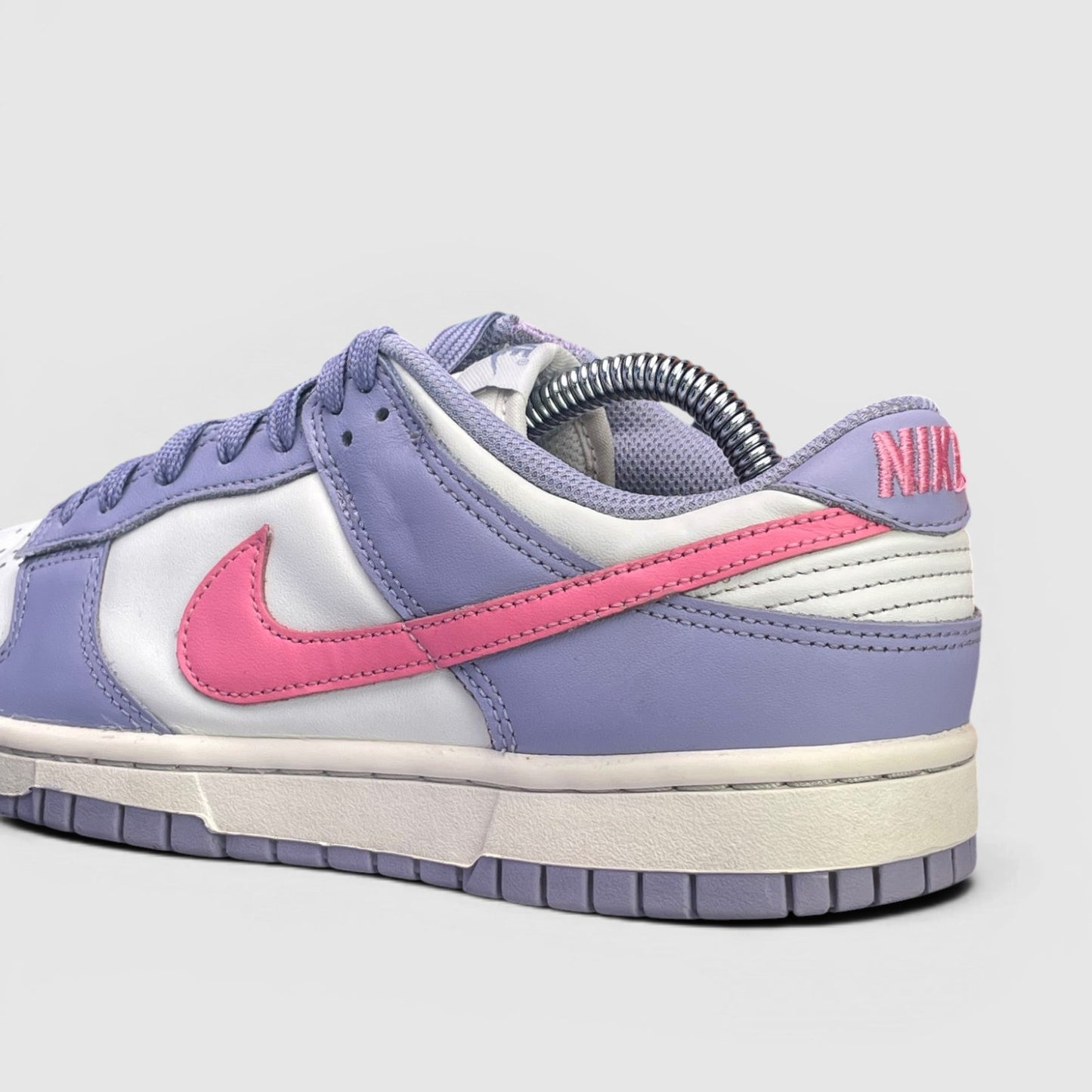 Nike Dunk Low Indigo Haze — buty sportowe damskie w bardzo dobrym stanie rozmiar 39, zapiętek