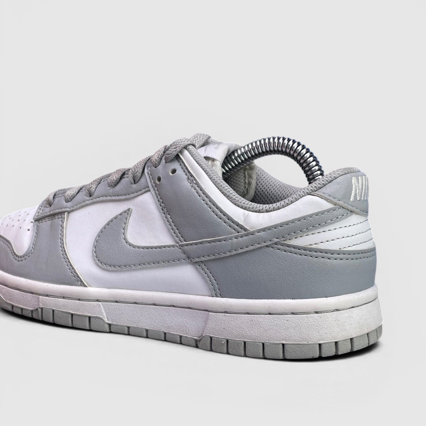Nike Dunk Low Next Nature — buty sportowe damskie w bardzo dobrym stanie rozmiar 38, boczny profil, lewa strona
