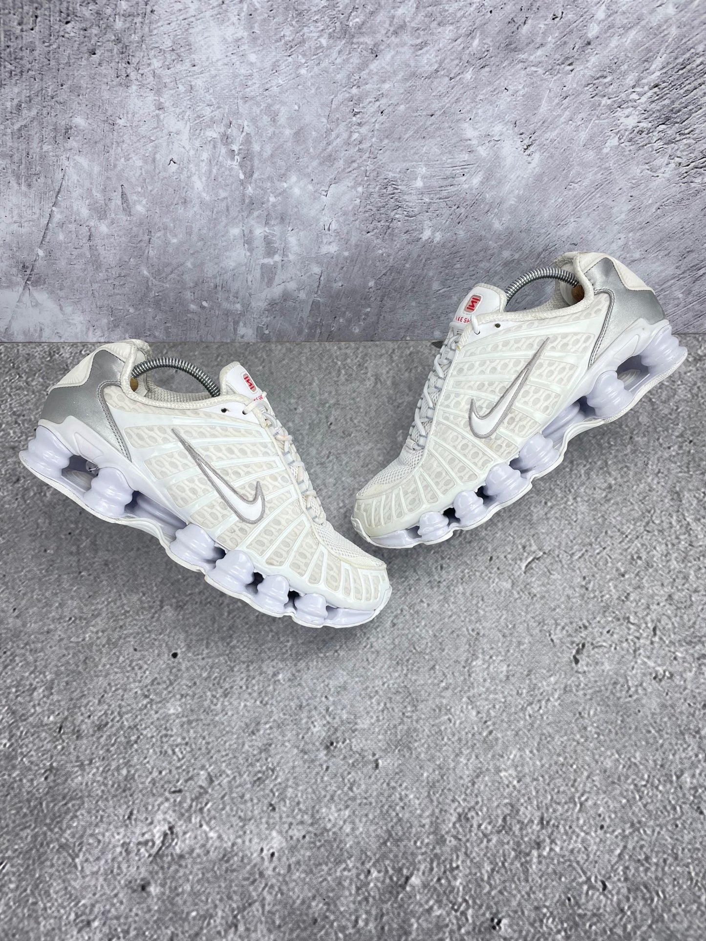 Nike Shox TL AR3566-100 - buty sportowe, widok z góry na zewnętrzną stronę butów