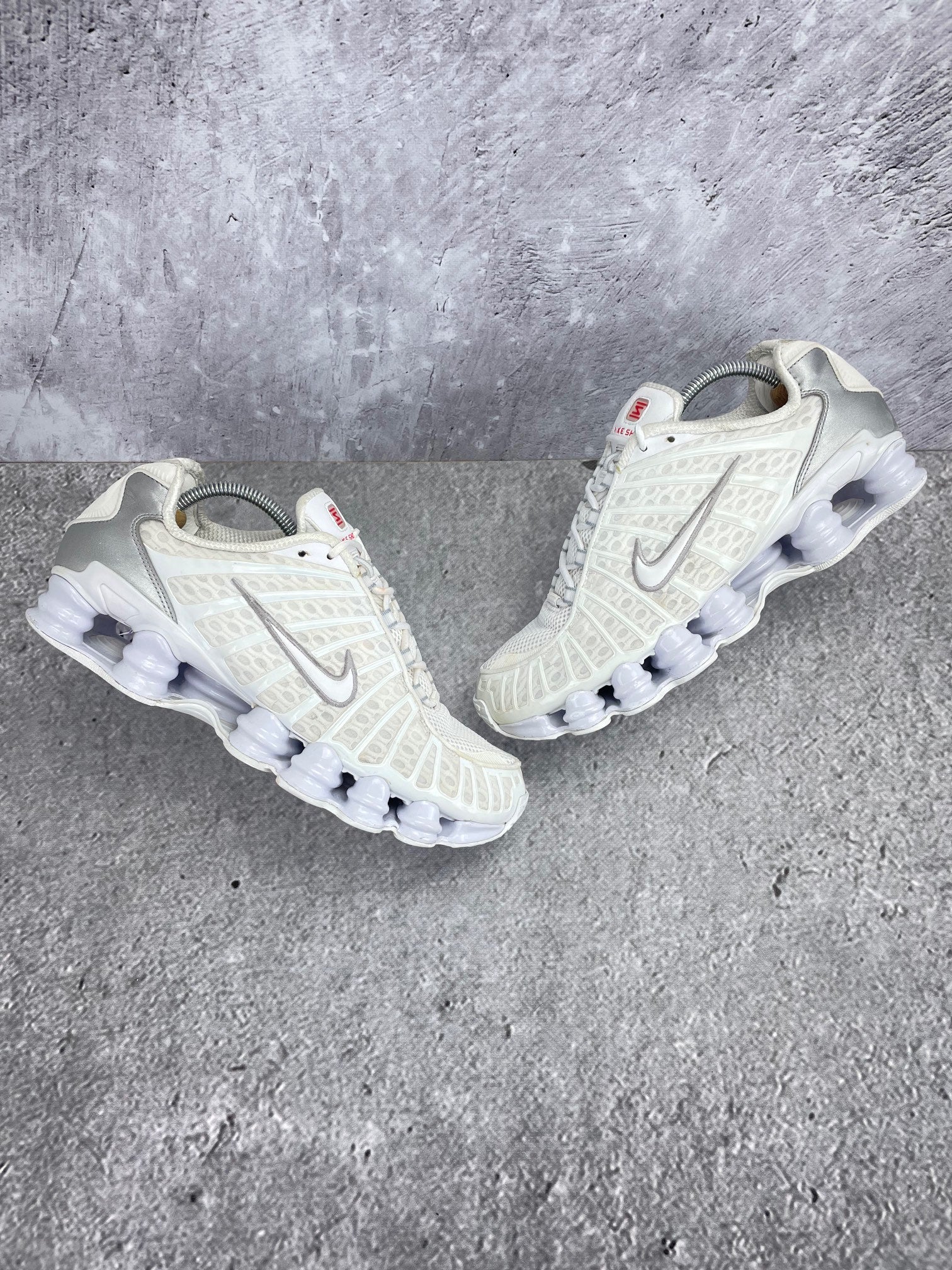 Nike Shox TL AR3566-100 - buty sportowe, widok z góry na zewnętrzną stronę butów