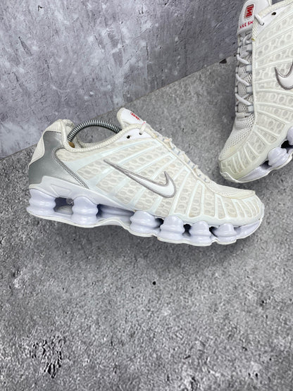 Nike Shox TL AR3566-100 - buty sportowe, zewnętrzny panel lewego buta
