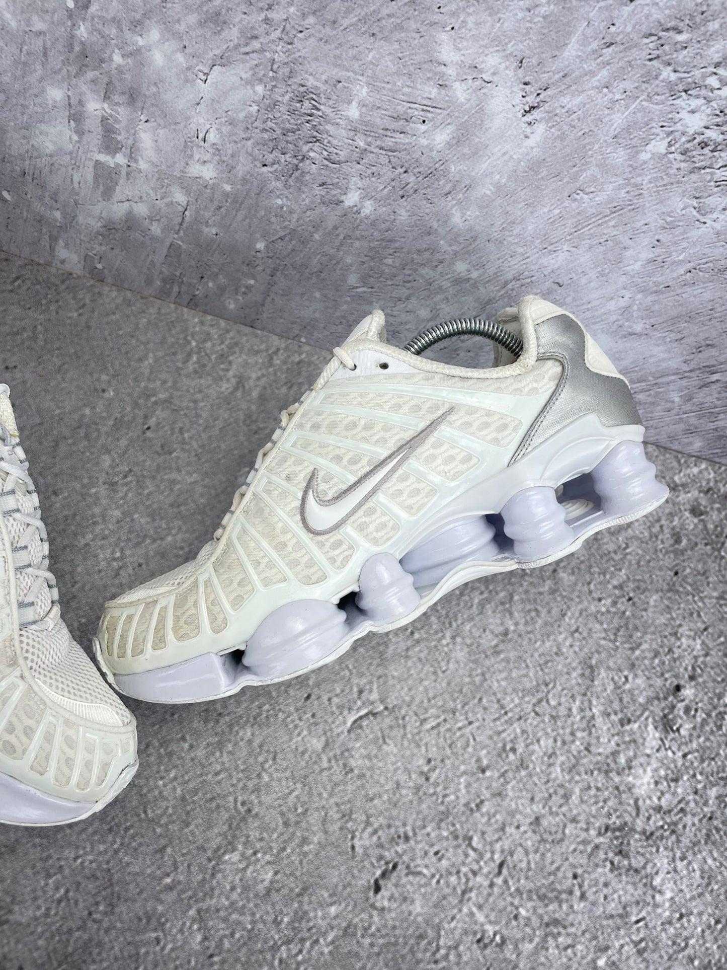 Nike Shox TL AR3566-100 - buty sportowe, wewnętrzny panel prawego buta