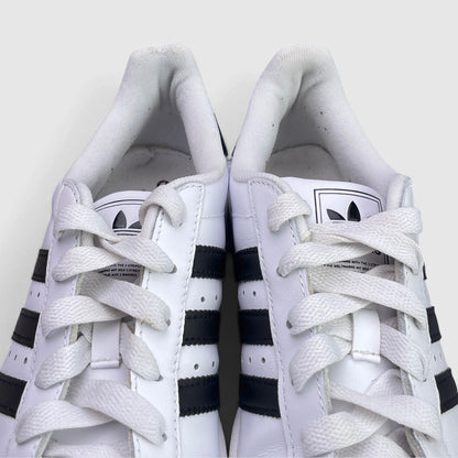 Adidas Superstar II Cloud White Black — buty sportowe damskie w bardzo dobrym stanie rozmiar 37 1/3, wewnętrzny panel lewego buta
