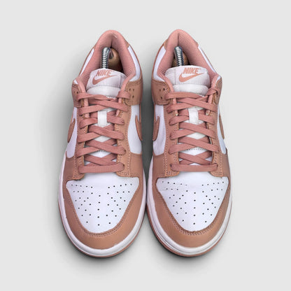 Nike Dunk Low Rose Whisper — buty sportowe damskie w bardzo dobrym stanie rozmiar 39, widok z przodu