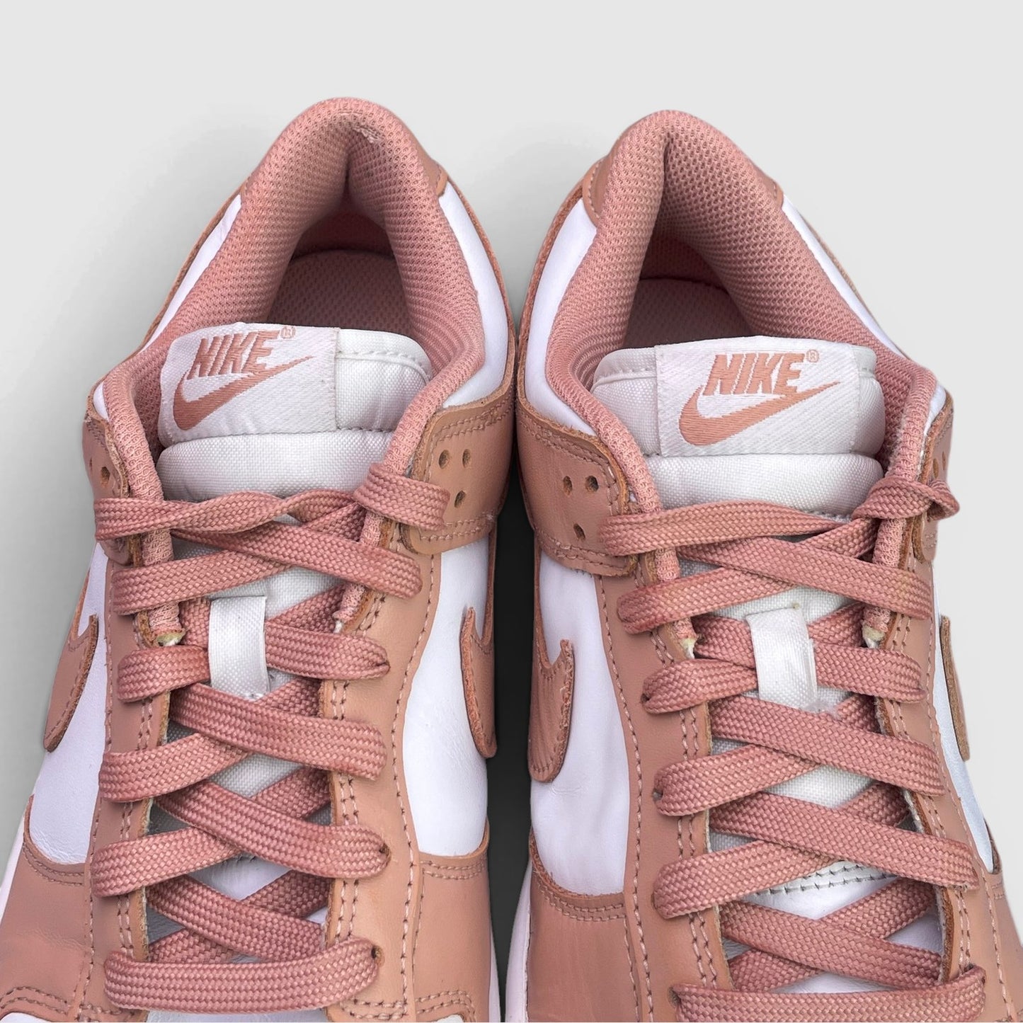Nike Dunk Low Rose Whisper — buty sportowe damskie w bardzo dobrym stanie rozmiar 39, język buta
