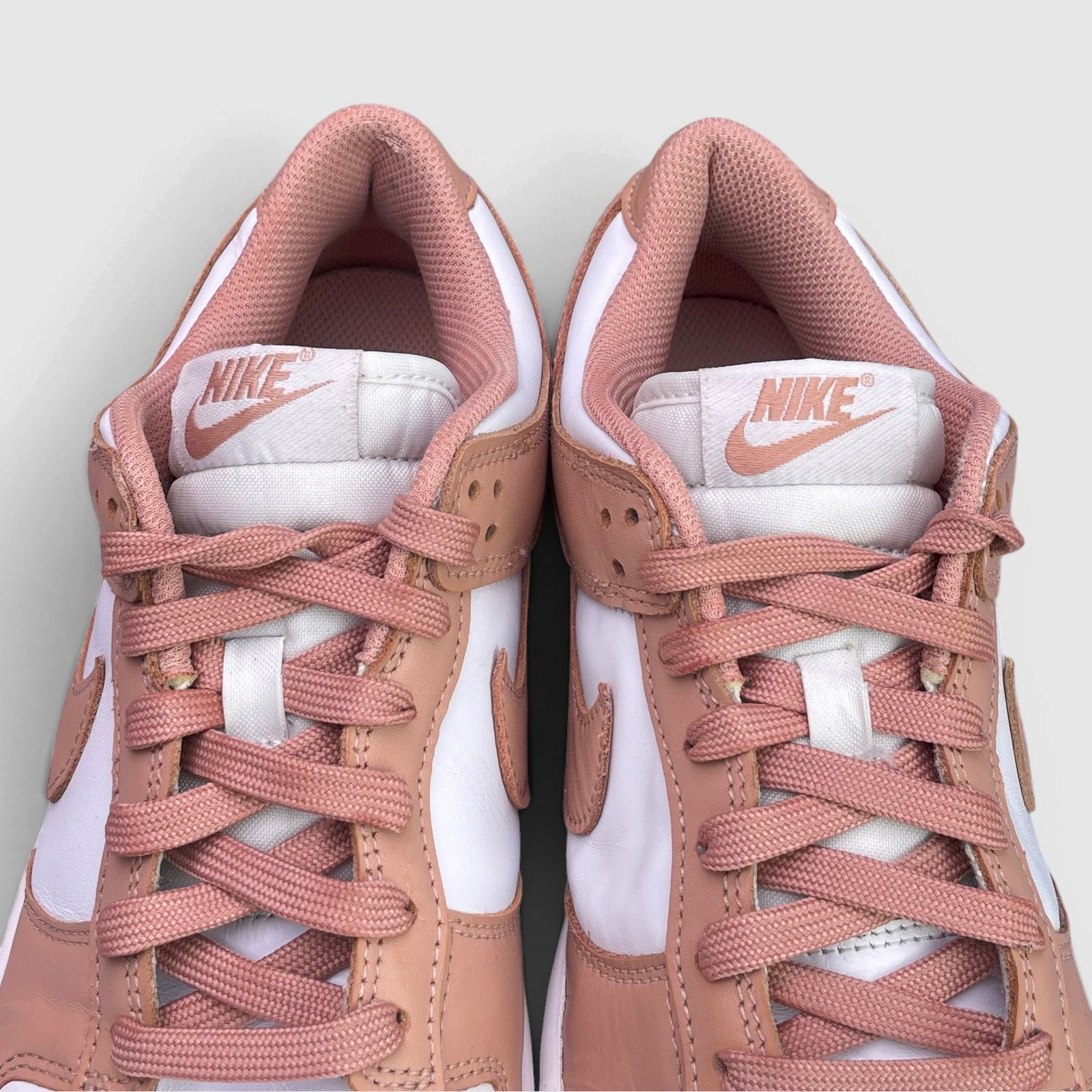 Nike Dunk Low Rose Whisper — buty sportowe damskie w bardzo dobrym stanie rozmiar 39, język buta