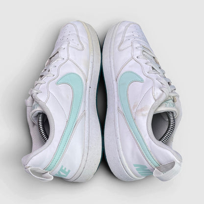 Nike Court Borough Low Recraft GS Summit White Cobalt Bliss — buty sportowe damskie w bardzo dobrym stanie rozmiar 40, widok z góry
