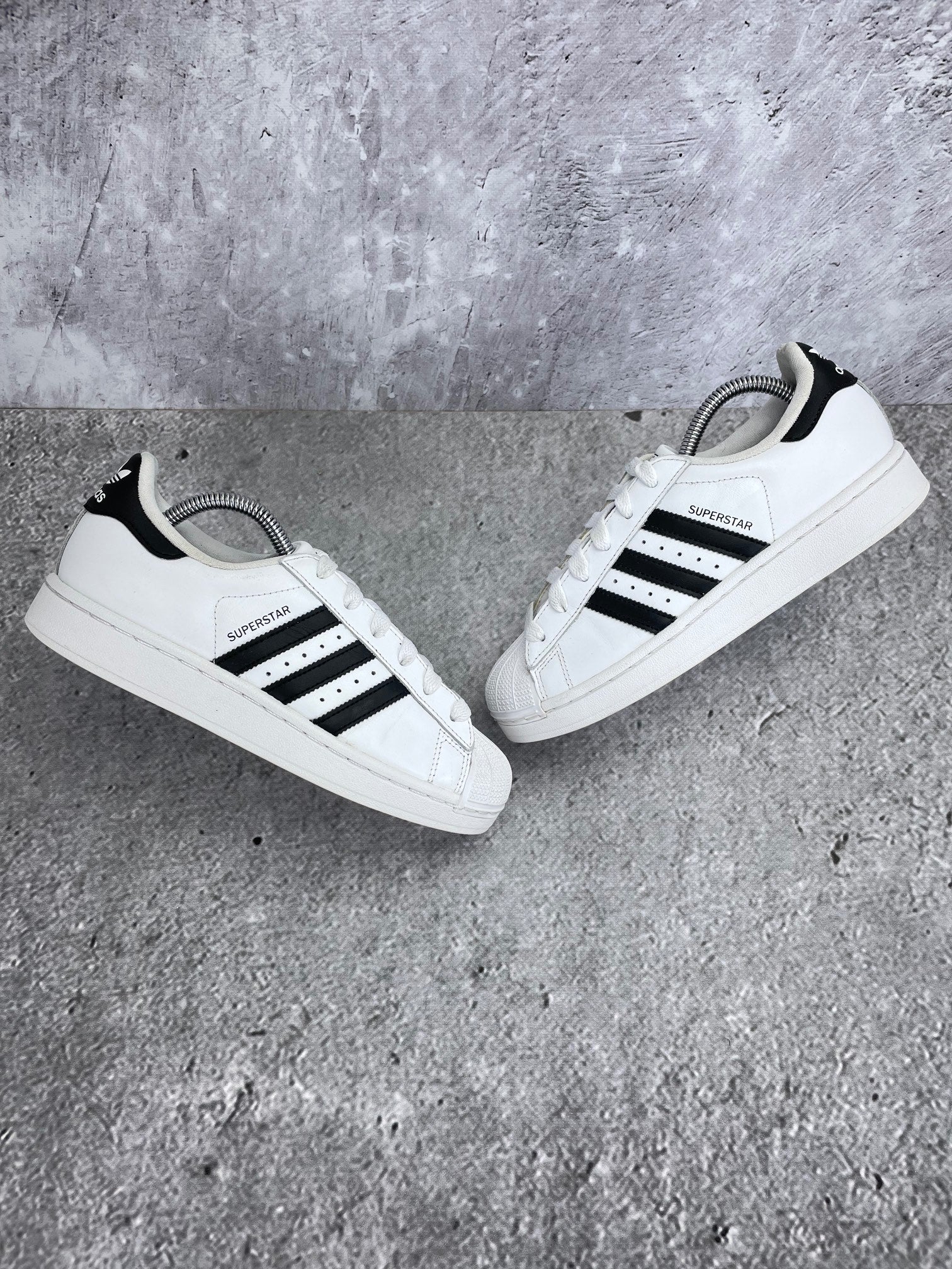 Adidas Superstar II Cloud White Black - buty sportowe, widok z góry na zewnętrzną stronę butów