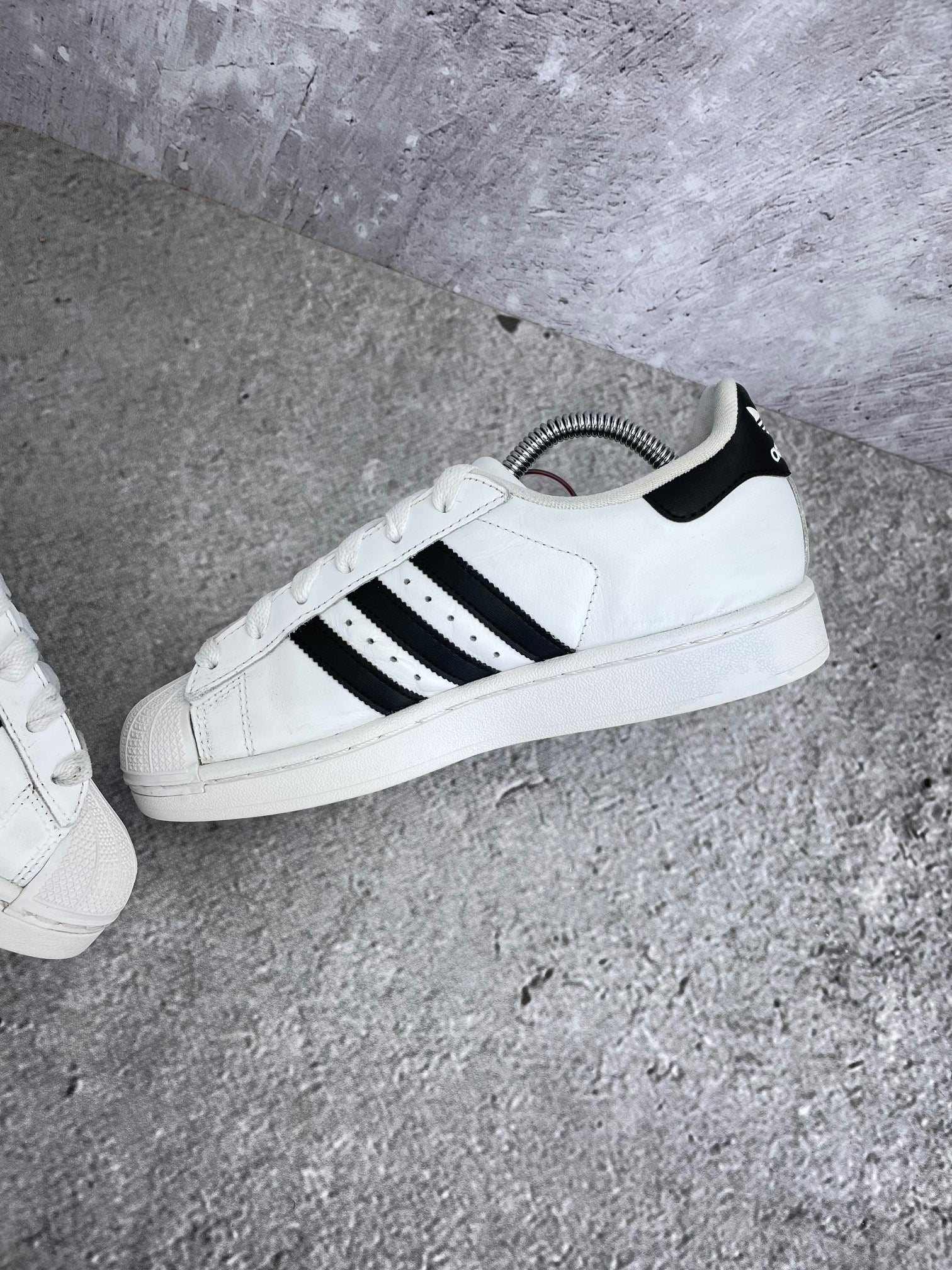 Adidas Superstar II Cloud White Black - buty sportowe, wewnętrzny panel prawego buta