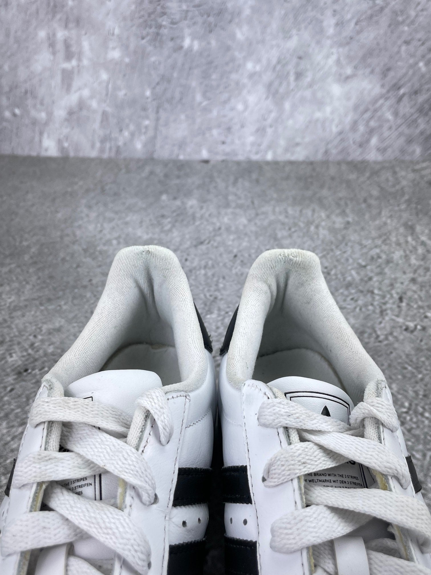 Adidas Superstar II Cloud White Black - buty sportowe, zapiętki butów