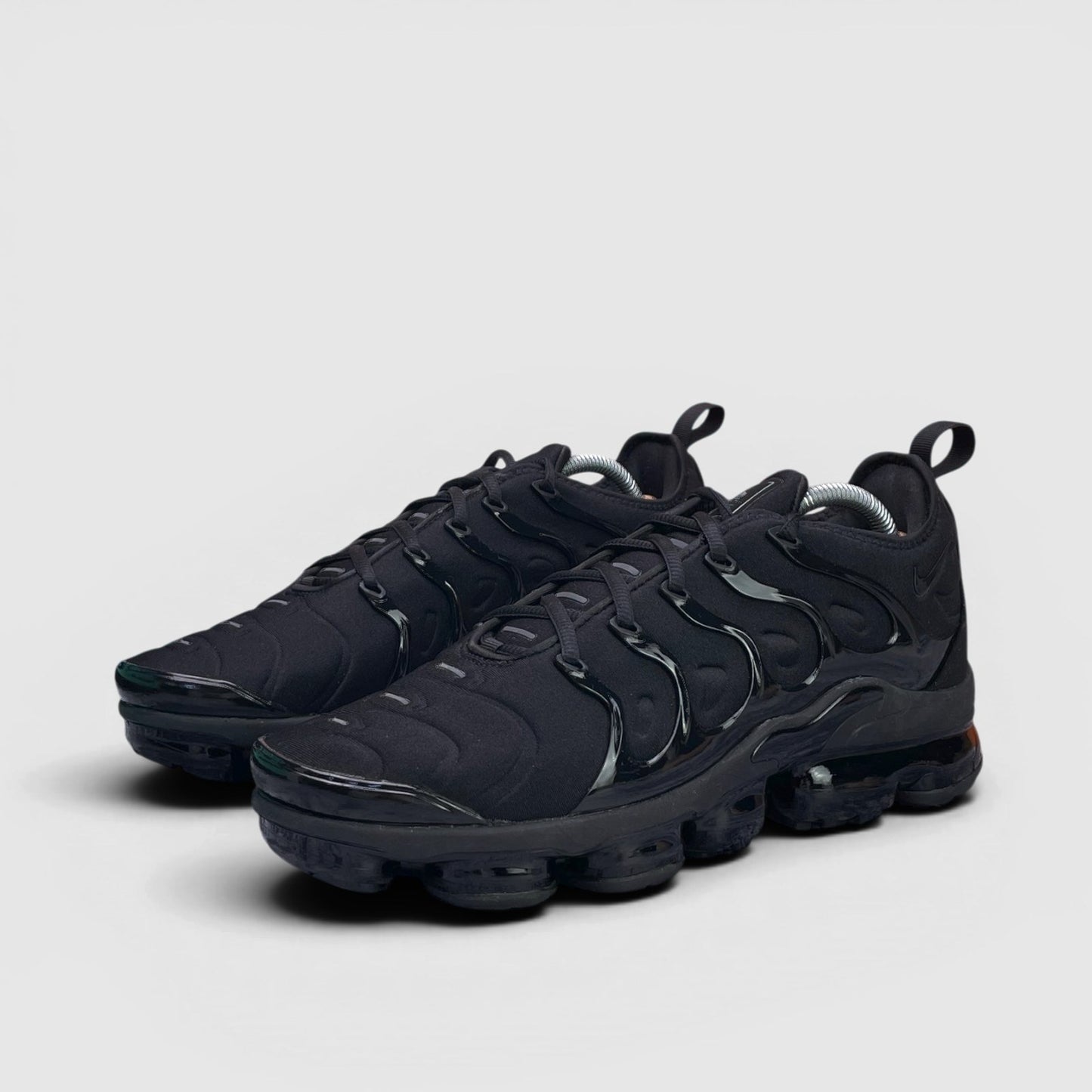 Nike Air VaporMax Plus Triple Black — buty sportowe męskie w bardzo dobrym stanie rozmiar 44, para butów