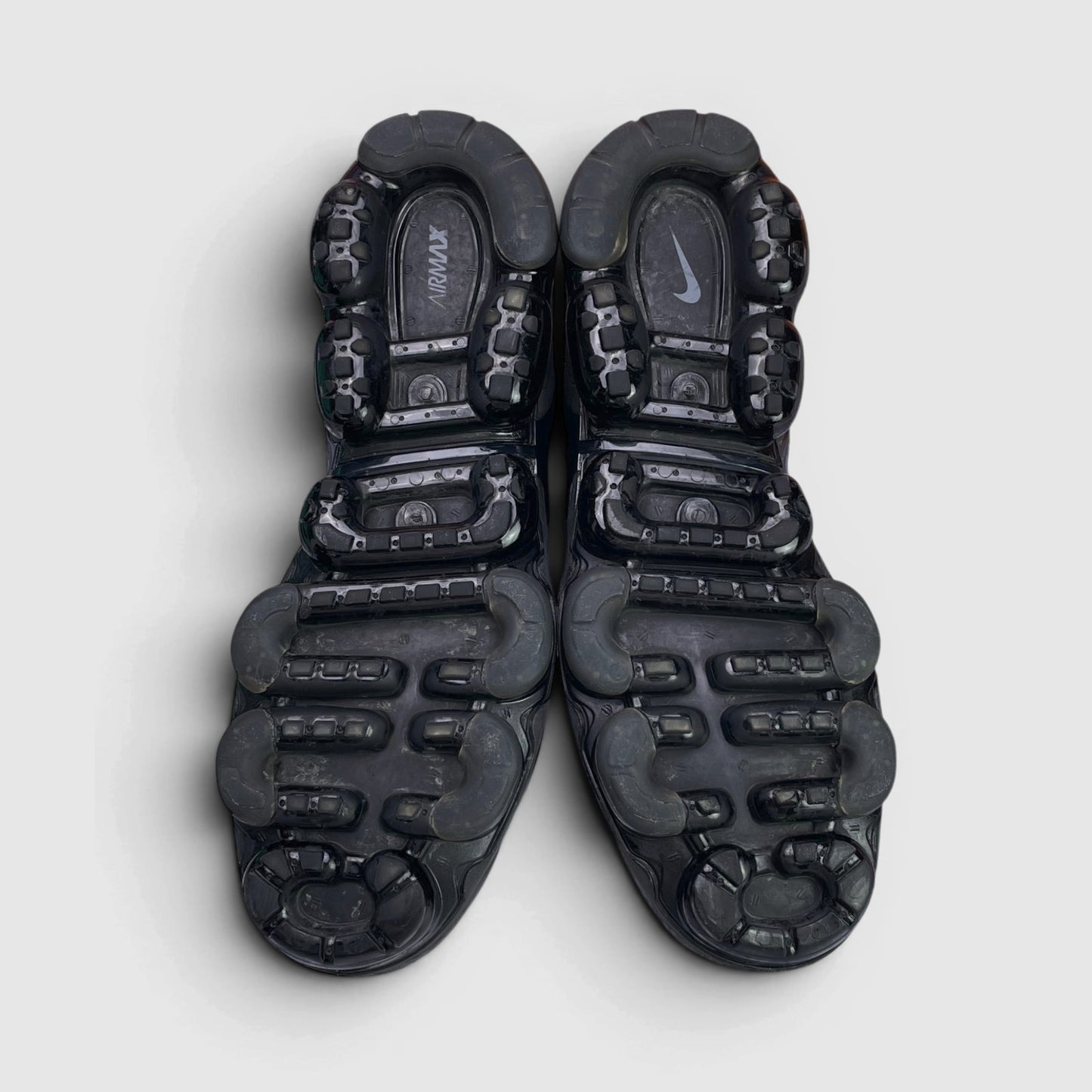 Nike Air VaporMax Plus Triple Black — buty sportowe męskie w bardzo dobrym stanie rozmiar 44, podeszwa