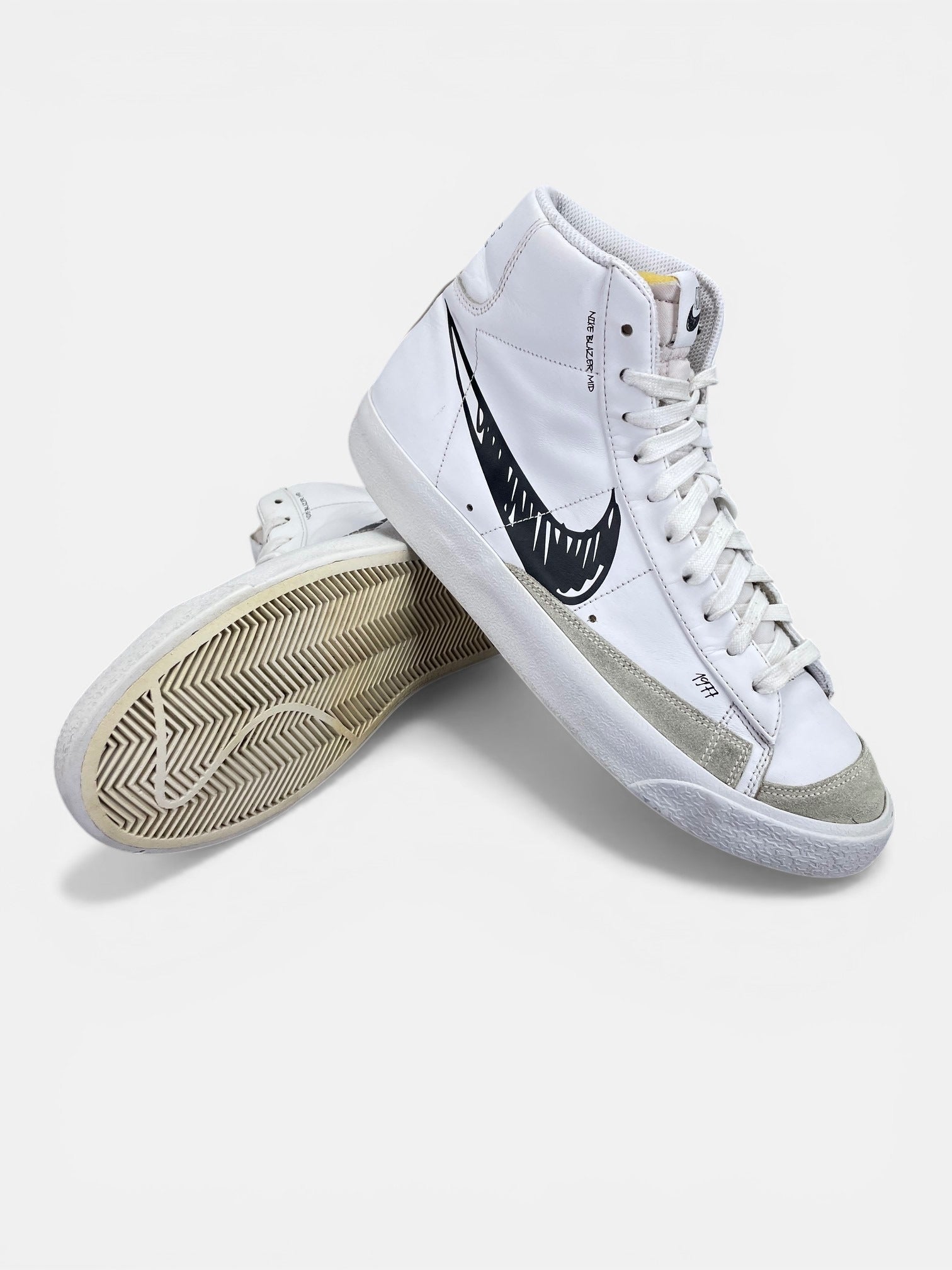Nike Blazer Mid Sketch - buty sportowe, boczny profil