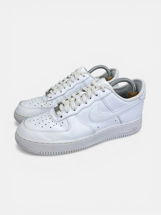 Nike Air Force 1 Low Triple White - buty sportowe, widok z boku
