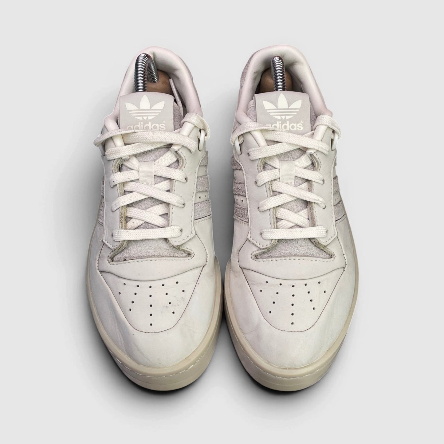 Adidas Rivalry Low Lux — buty sportowe damskie w bardzo dobrym stanie rozmiar 37 1/3, widok z góry