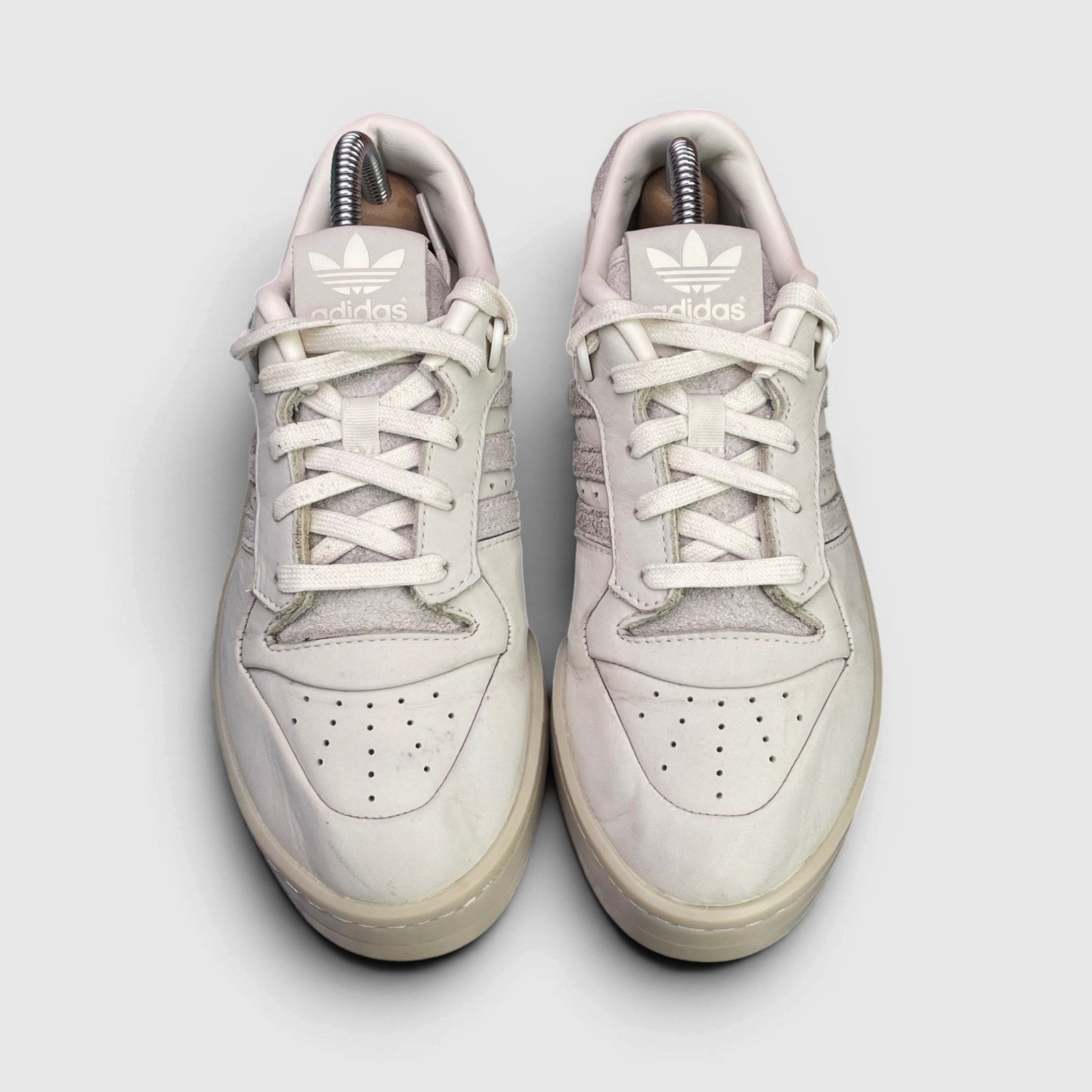 Adidas Rivalry Low Lux — buty sportowe damskie w bardzo dobrym stanie rozmiar 37 1/3, widok z góry