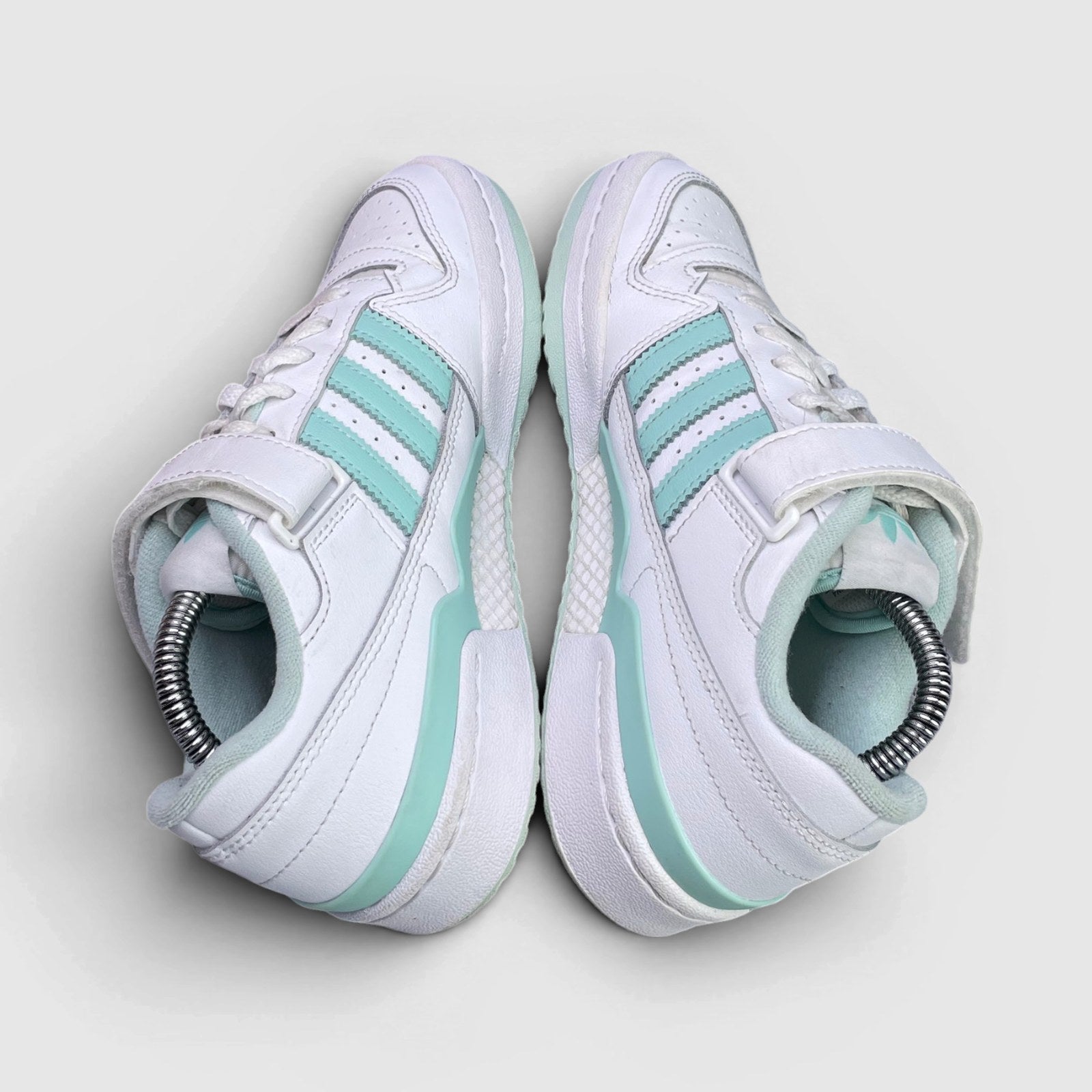 Adidas Forum Low — buty sportowe damskie w bardzo dobrym stanie rozmiar 36 2/3, para butów