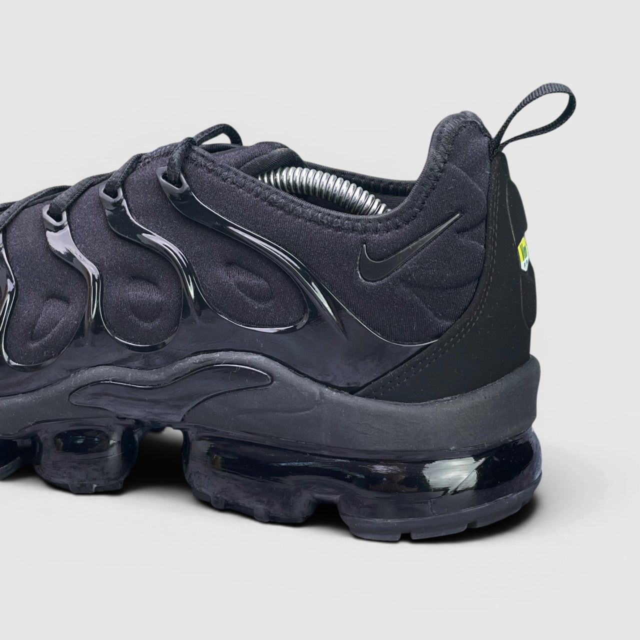 Nike Air VaporMax Plus Triple Black — buty sportowe męskie w bardzo dobrym stanie rozmiar 45.5, detal
