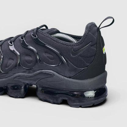 Nike Air VaporMax Plus Triple Black — buty sportowe męskie w bardzo dobrym stanie rozmiar 45.5, detal