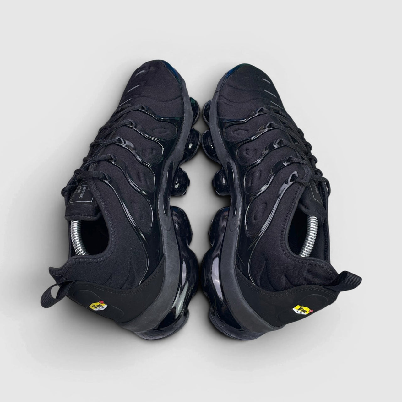 Nike Air VaporMax Plus Triple Black — buty sportowe męskie w bardzo dobrym stanie rozmiar 45.5, widok z góry